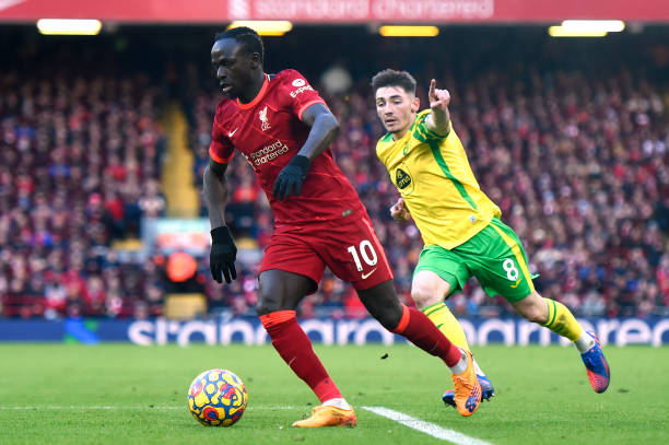 以其在中场 以其在中场