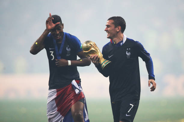 在球队中巩 在球队中巩